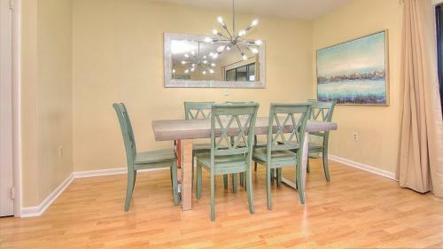 Seashell By Teeming Vacation Rentals