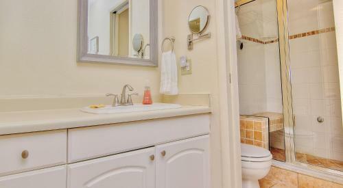 Seashell By Teeming Vacation Rentals