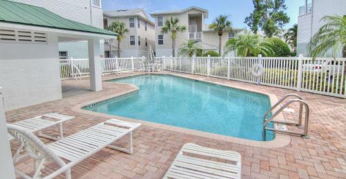 Seashell By Teeming Vacation Rentals
