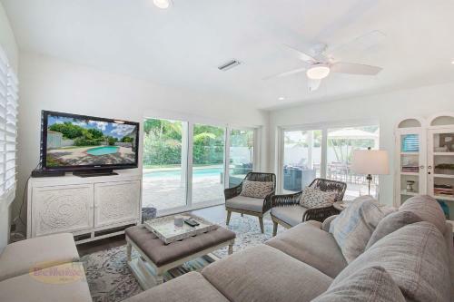 A Vacationer's Dream - Monthly Pool Home Home