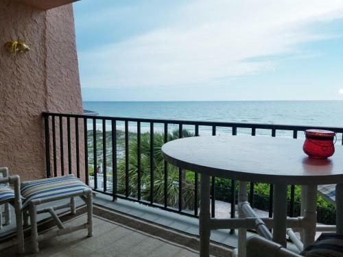 Pelican Cove #301
