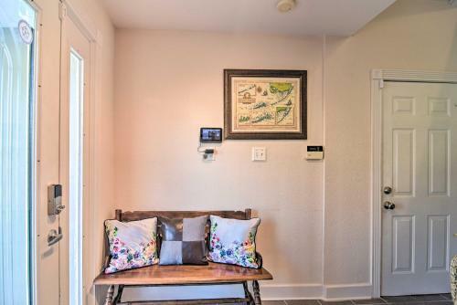 Colorful Townhome, Steps To Clearwater Beach!