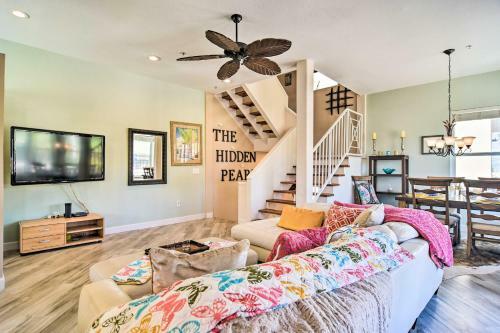 Colorful Townhome, Steps To Clearwater Beach!