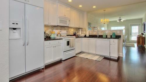 Harbourside By Teeming Vacation Rentals