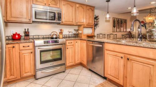 Reef Club By Teeming Vacation Rentals
