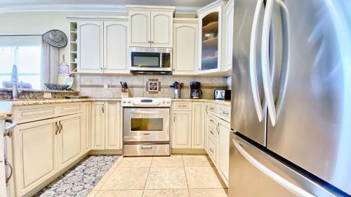 On The Rocks By Teeming Vacation Rentals