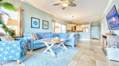 On The Rocks By Teeming Vacation Rentals