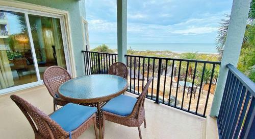 On The Rocks By Teeming Vacation Rentals