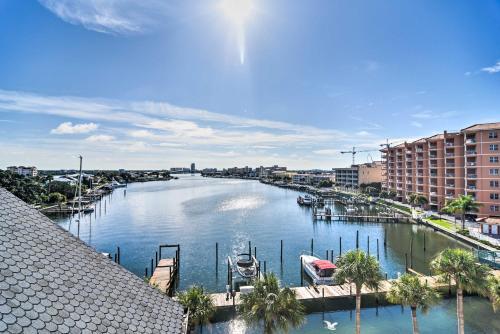 Apartamento Coastal Clearwater Condo Half Mile To Beach!