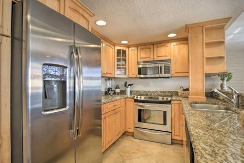 Apartamento Coastal Clearwater Condo Half Mile To Beach!
