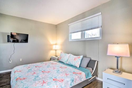 Apartamento Coastal Clearwater Condo Half Mile To Beach!