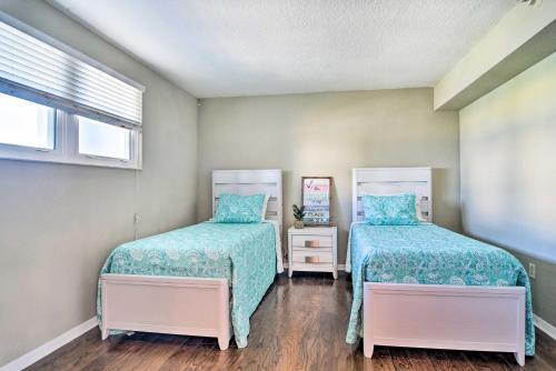 Apartamento Coastal Clearwater Condo Half Mile To Beach!