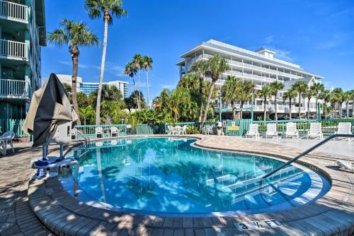Apartamento Coastal Clearwater Condo Half Mile To Beach!