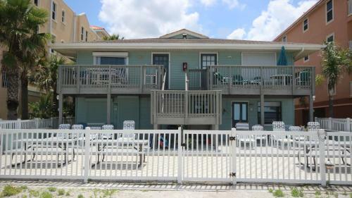Lemar By Teeming Vacation Rentals