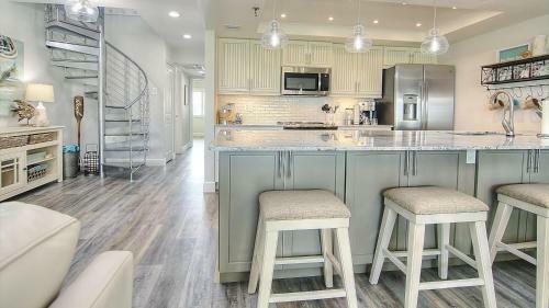 Intercoastal 203 By Teeming Vacation Rentals