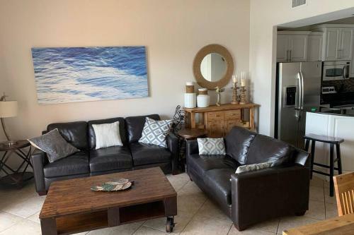 Luxury And Spacious Waterside Getaway