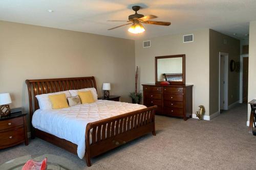 Luxury And Spacious Waterside Getaway