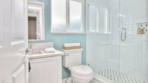 Bungalow Beach Place By Teeming Vacation Rentals