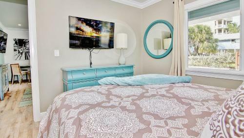 Bungalow Beach Place By Teeming Vacation Rentals