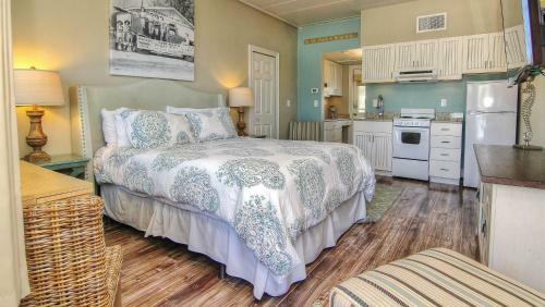 Bungalow Beach Place By Teeming Vacation Rentals