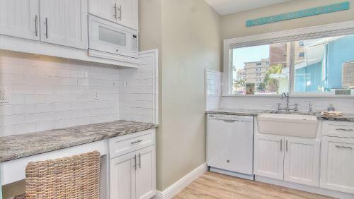Bungalow Beach Place By Teeming Vacation Rentals