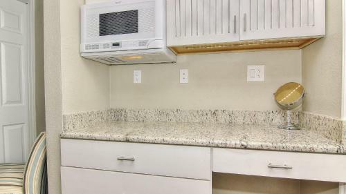 Bungalow Beach Place By Teeming Vacation Rentals