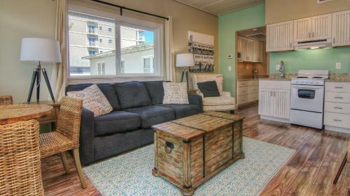 Bungalow Beach Place By Teeming Vacation Rentals