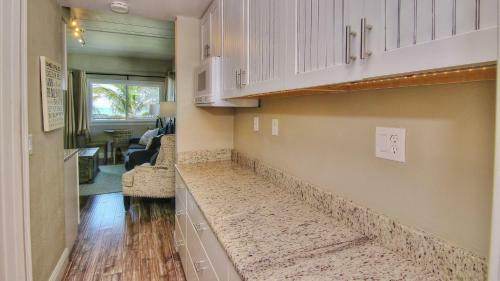 Bungalow Beach Place By Teeming Vacation Rentals