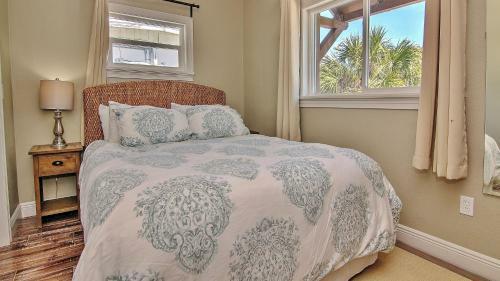 Bungalow Beach Place By Teeming Vacation Rentals