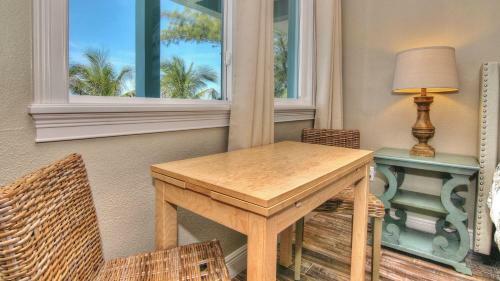 Bungalow Beach Place By Teeming Vacation Rentals