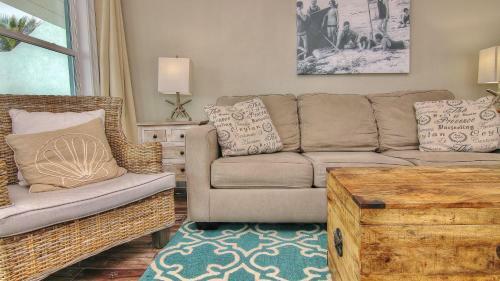 Bungalow Beach Place By Teeming Vacation Rentals