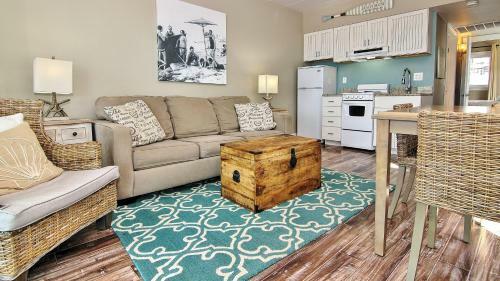 Bungalow Beach Place By Teeming Vacation Rentals