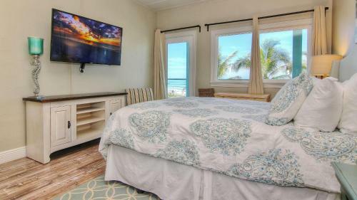 Bungalow Beach Place By Teeming Vacation Rentals