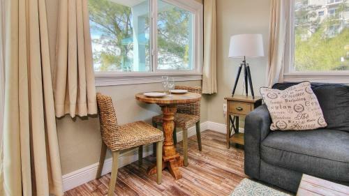 Bungalow Beach Place By Teeming Vacation Rentals