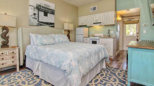 Bungalow Beach Place By Teeming Vacation Rentals