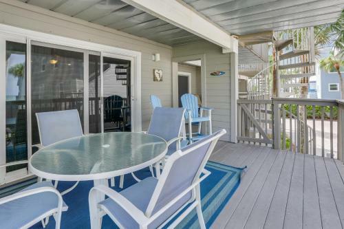Pelican Pointe Spacious Updated Beachfront With Double Balcony