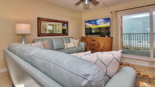 Holiday Villas III By Teeming Vacation Rentals