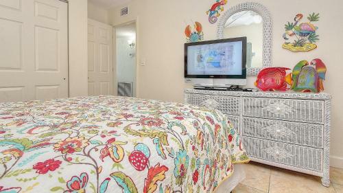 Holiday Villas III By Teeming Vacation Rentals