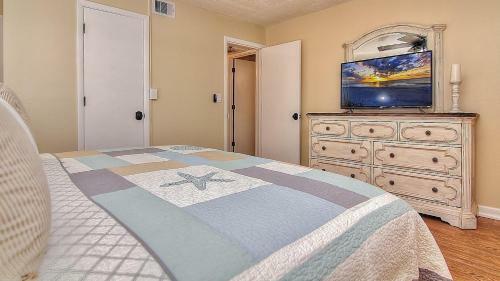 Holiday Villas III By Teeming Vacation Rentals