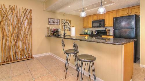 Holiday Villas III By Teeming Vacation Rentals