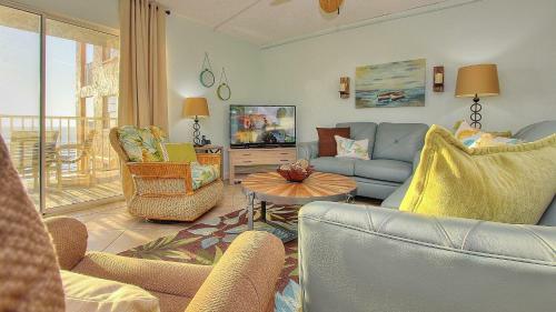 Holiday Villas III By Teeming Vacation Rentals