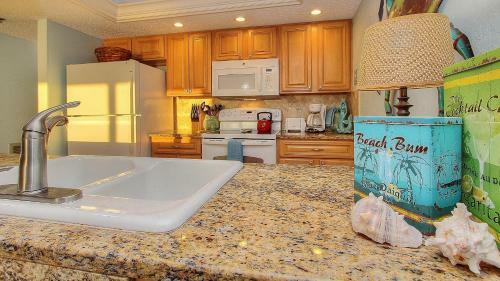 Holiday Villas III By Teeming Vacation Rentals