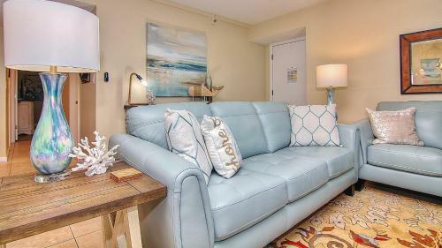 Holiday Villas III By Teeming Vacation Rentals