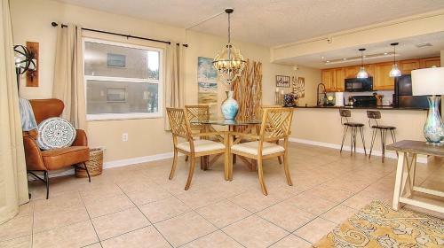 Holiday Villas III By Teeming Vacation Rentals