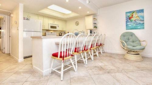 Holiday Villas III By Teeming Vacation Rentals