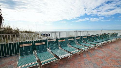 Holiday Villas III By Teeming Vacation Rentals