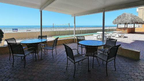 Holiday Villas III By Teeming Vacation Rentals
