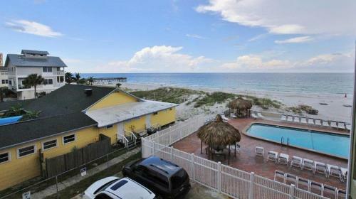 Holiday Villas III By Teeming Vacation Rentals