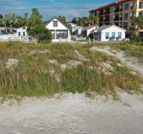 Private Beach Front Cottage- Indian Rocks Beach