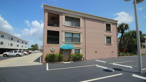 Sea Club By Teeming Vacation Rentals